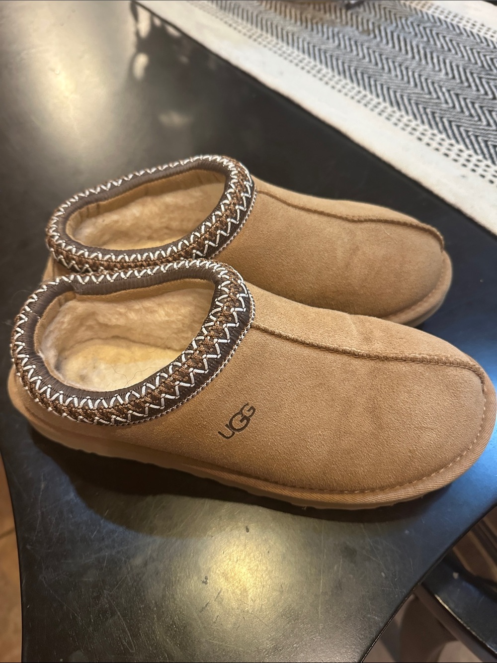 UGG Chestnut/Tan Suede Shearling Clog Slippers tasman